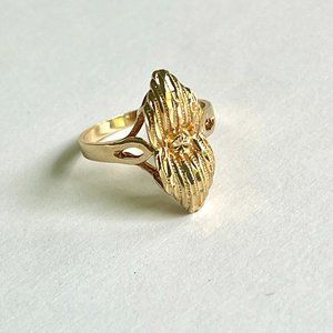 14 ky. solid yellow gold diamond cut ring